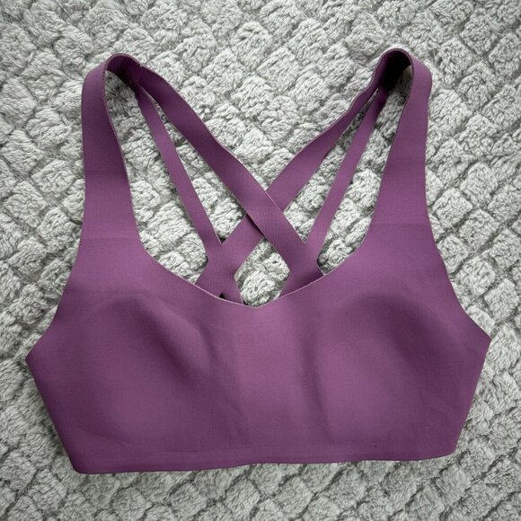 Lululemon Womens‎ Purple Lazer cut  Bra Size 4 B/C With Criss-Cross Straps - Picture 7 of 7